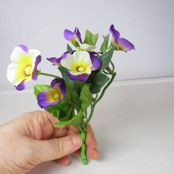 Pansy and Ivy Faux Floral Corsage or tiny floral arrangement 6x4 - Picture 2 of 6